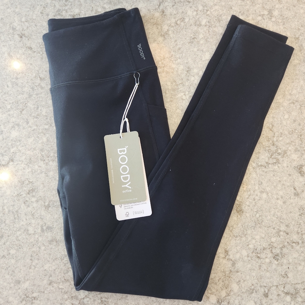 NWT/ BLACK LEGGINGS